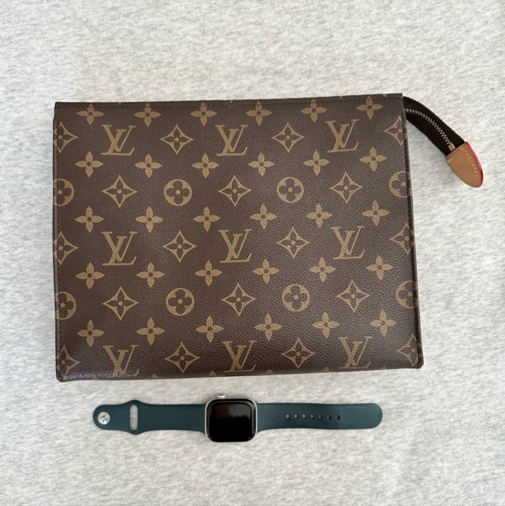 Louis Vuitton Toiletry Pouch GM - Picture 4 of 15
